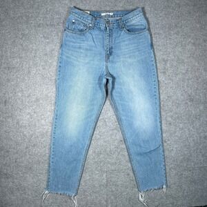 Levi's Denim Jeans Womens 30x26 mom Jean Light Blue High Rise Tapered Raw Hem